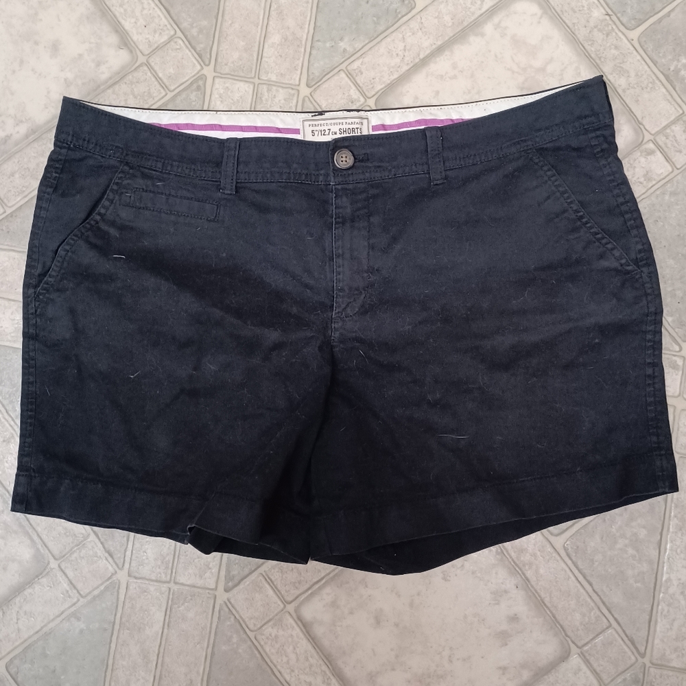 Old Navy Black short size 14